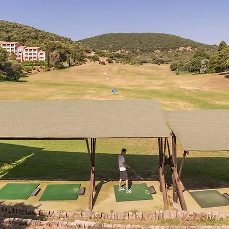 Cap Esterel C9 - Avec Terrasse Et Parking Privatif *