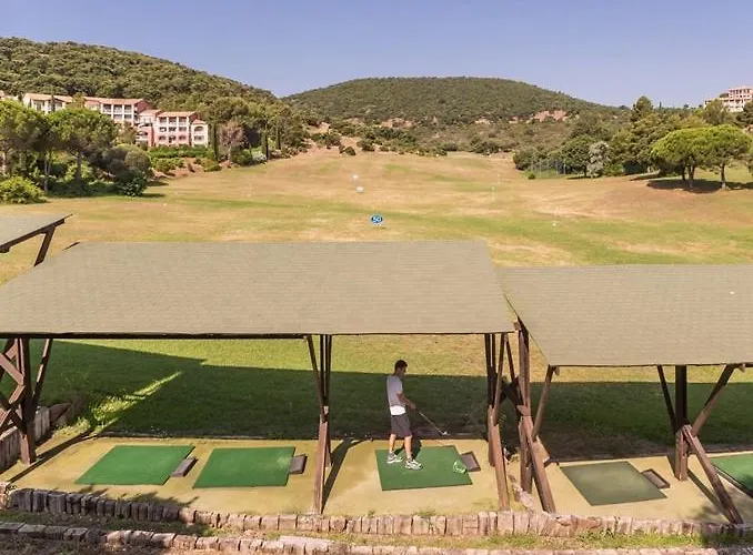 Cap Esterel C9 - Avec Terrasse Et Parking Privatif *