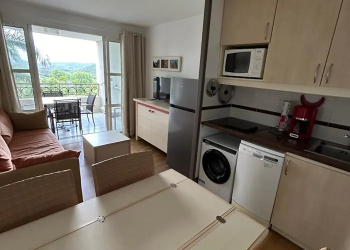 Cap Esterel C9 - Avec Terrasse Et Parking Privatif *